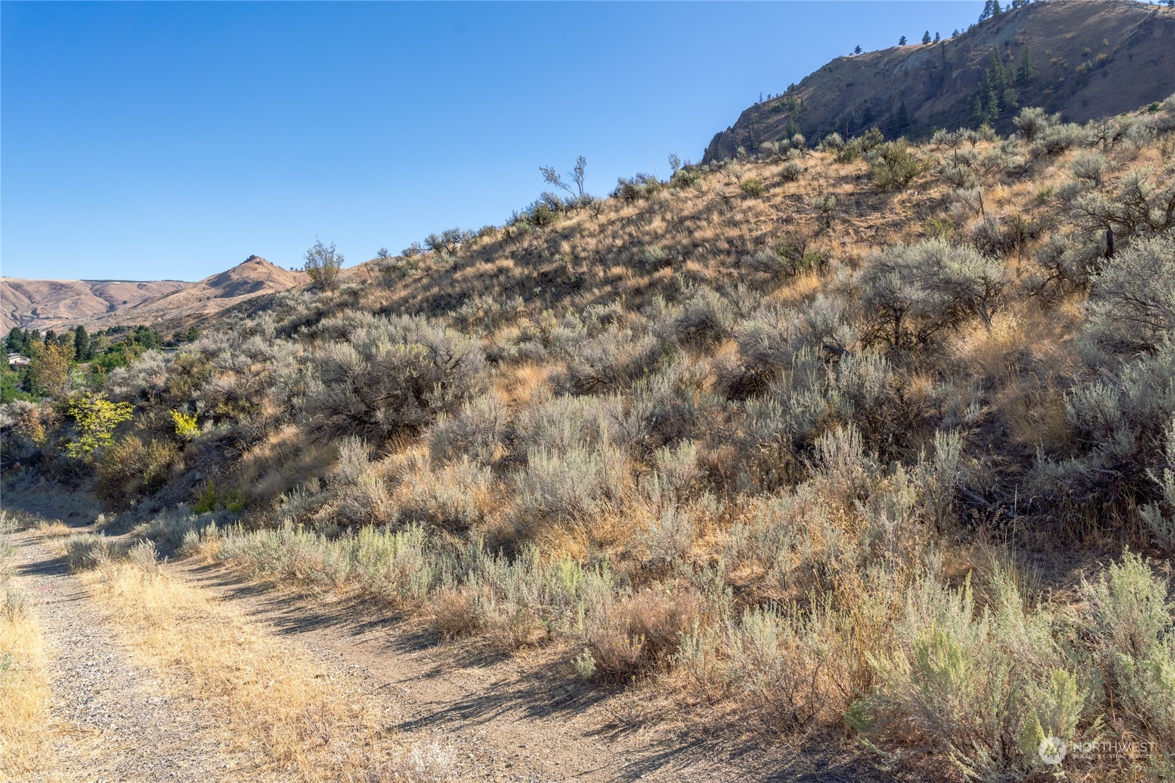 1 Nna Skyline Drive Property Photo 6