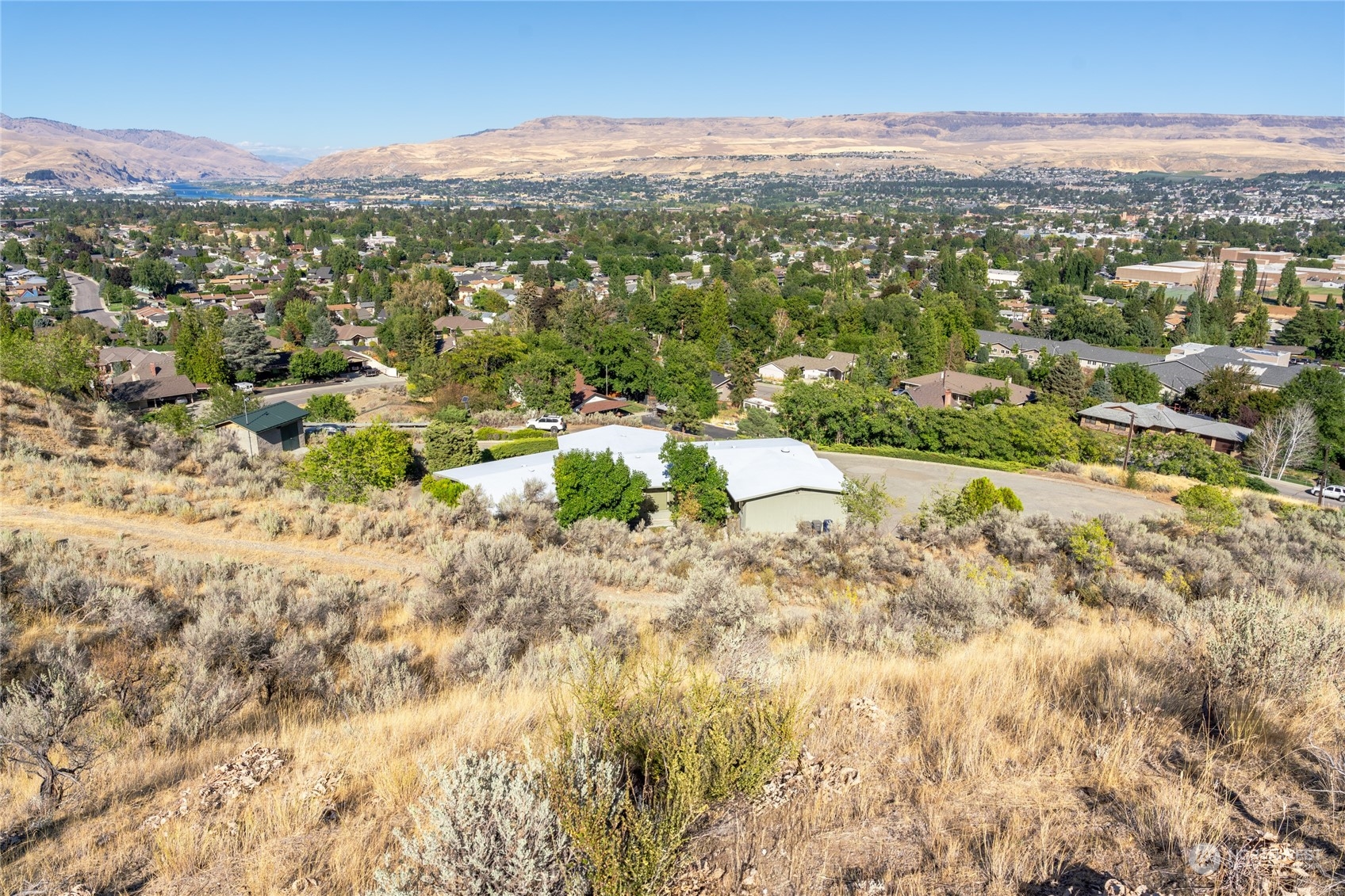 1 Nna Skyline Drive Property Photo 7