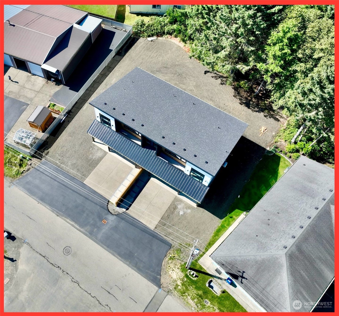891 Minard Avenue Property Photo 3