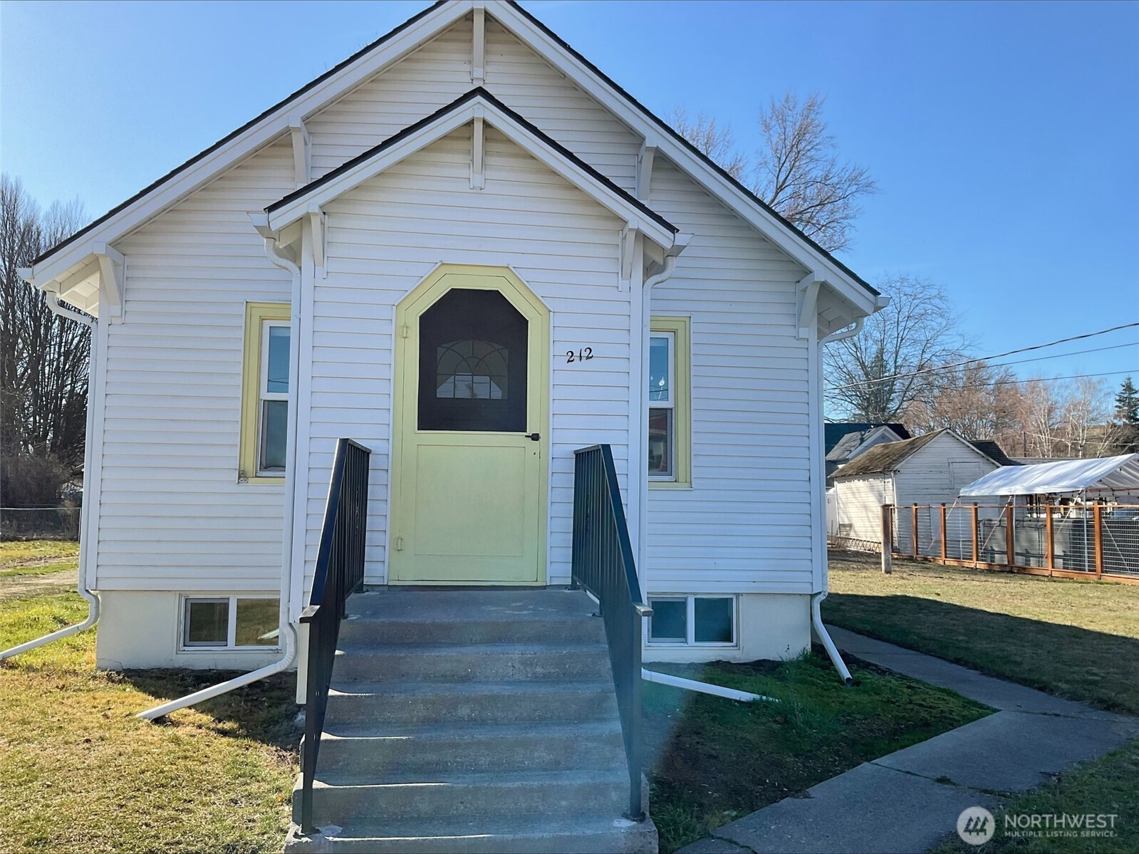 212 E Sixth Property Photo