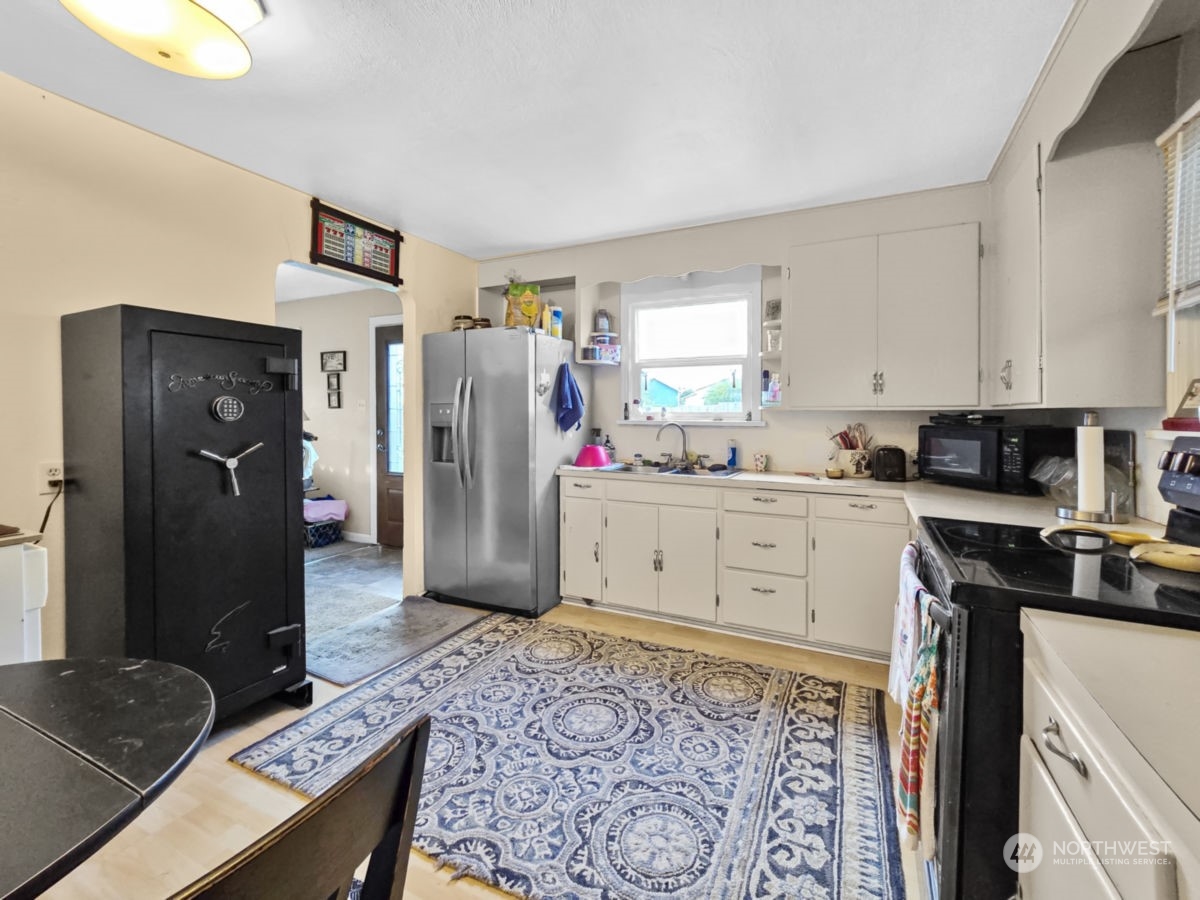 837 Nw Duffy Street Property Photo 15