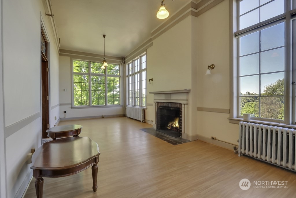 401 Broadway Property Photo 9