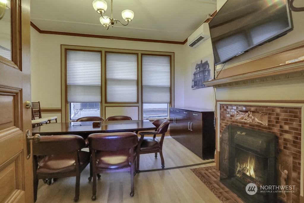 401 Broadway Property Photo 17