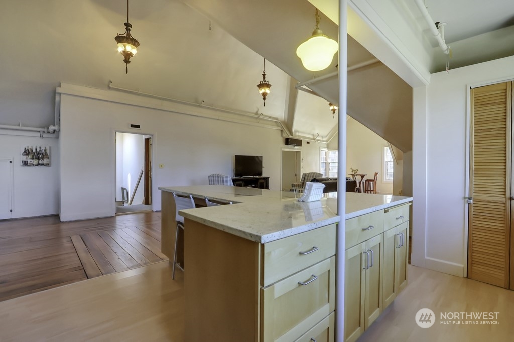 401 Broadway Property Photo 32