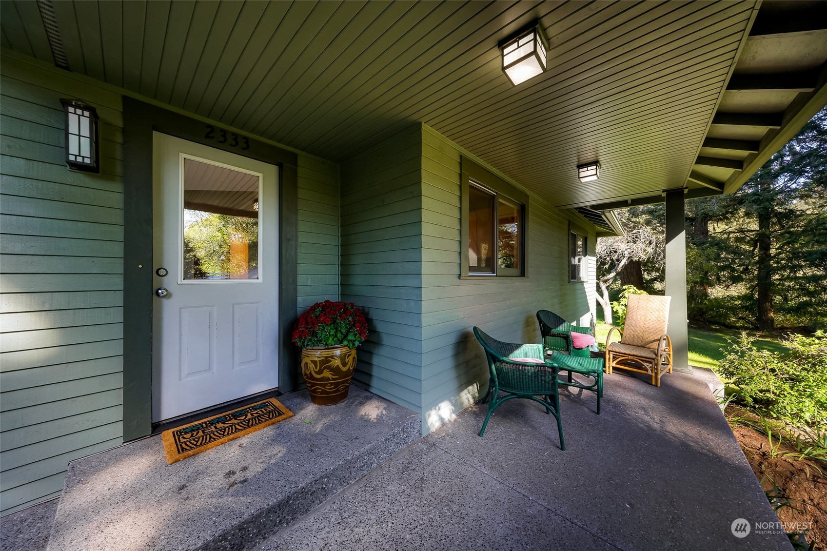 2333 Tuttle Lane Property Photo 3