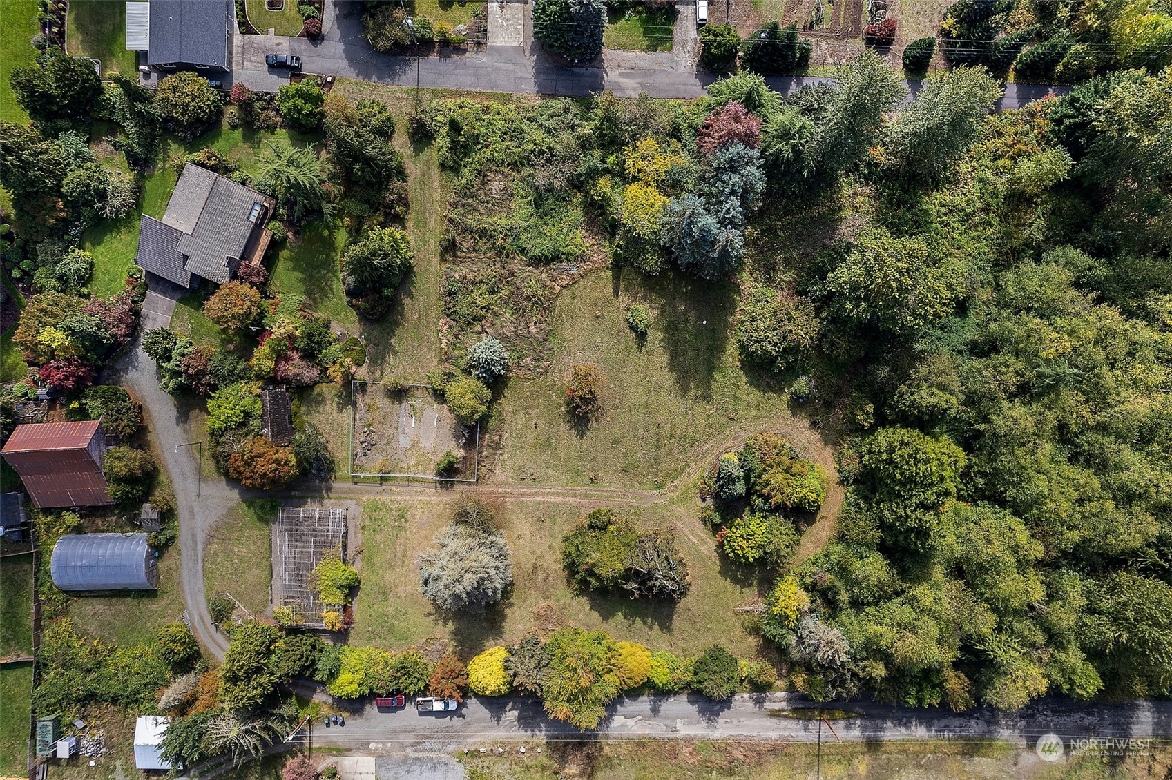 11411 Woodland Ave E Property Photo 1