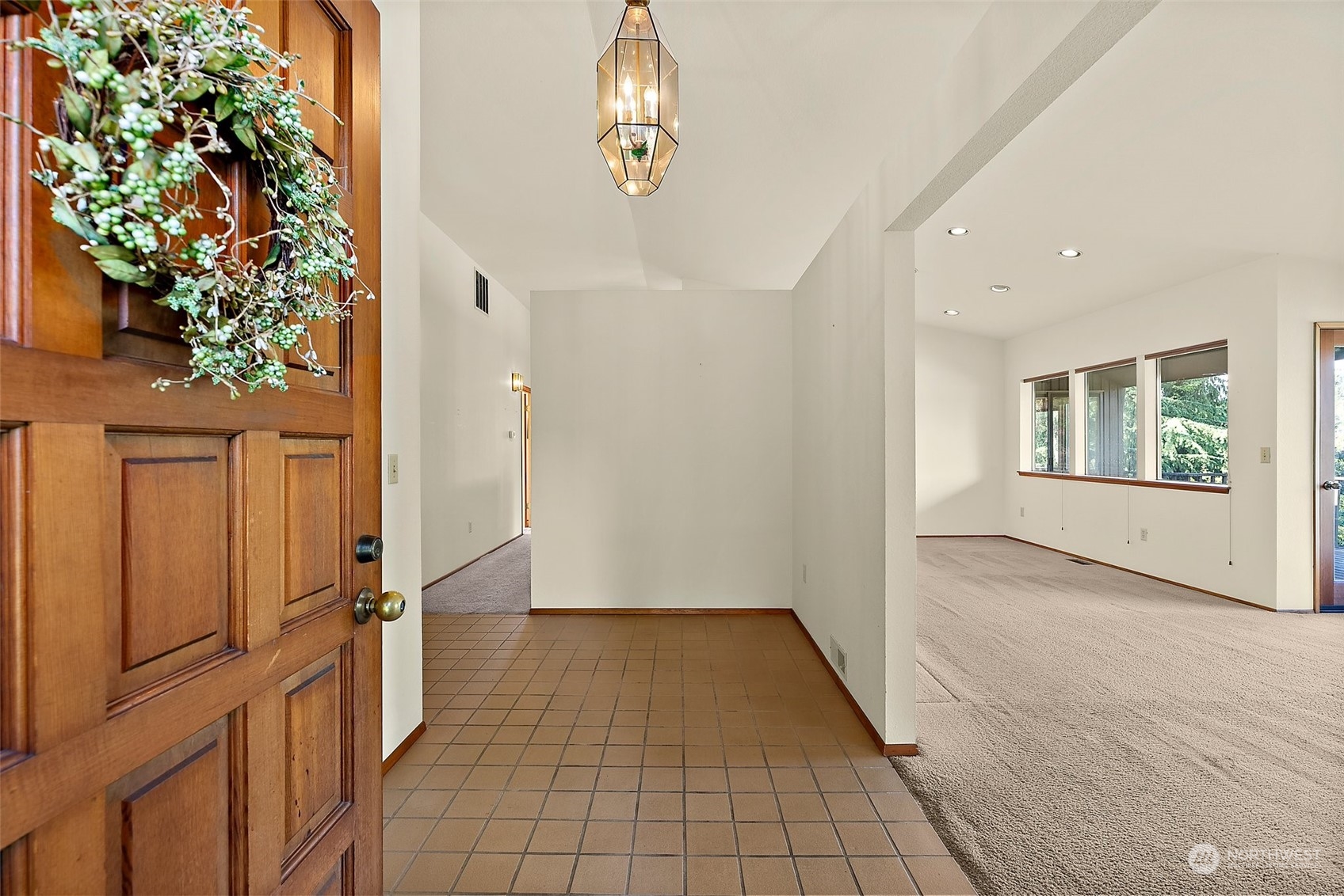 11411 Woodland Ave E Property Photo 7