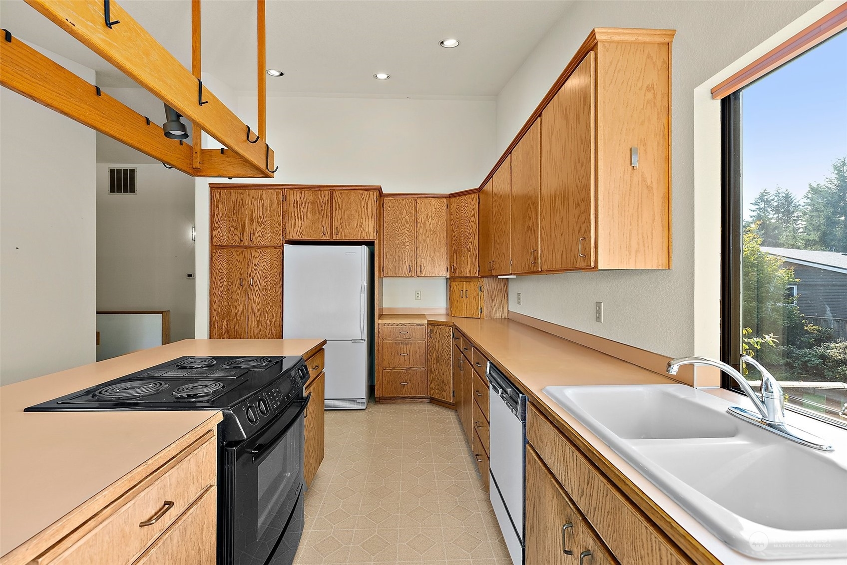 11411 Woodland Ave E Property Photo 12