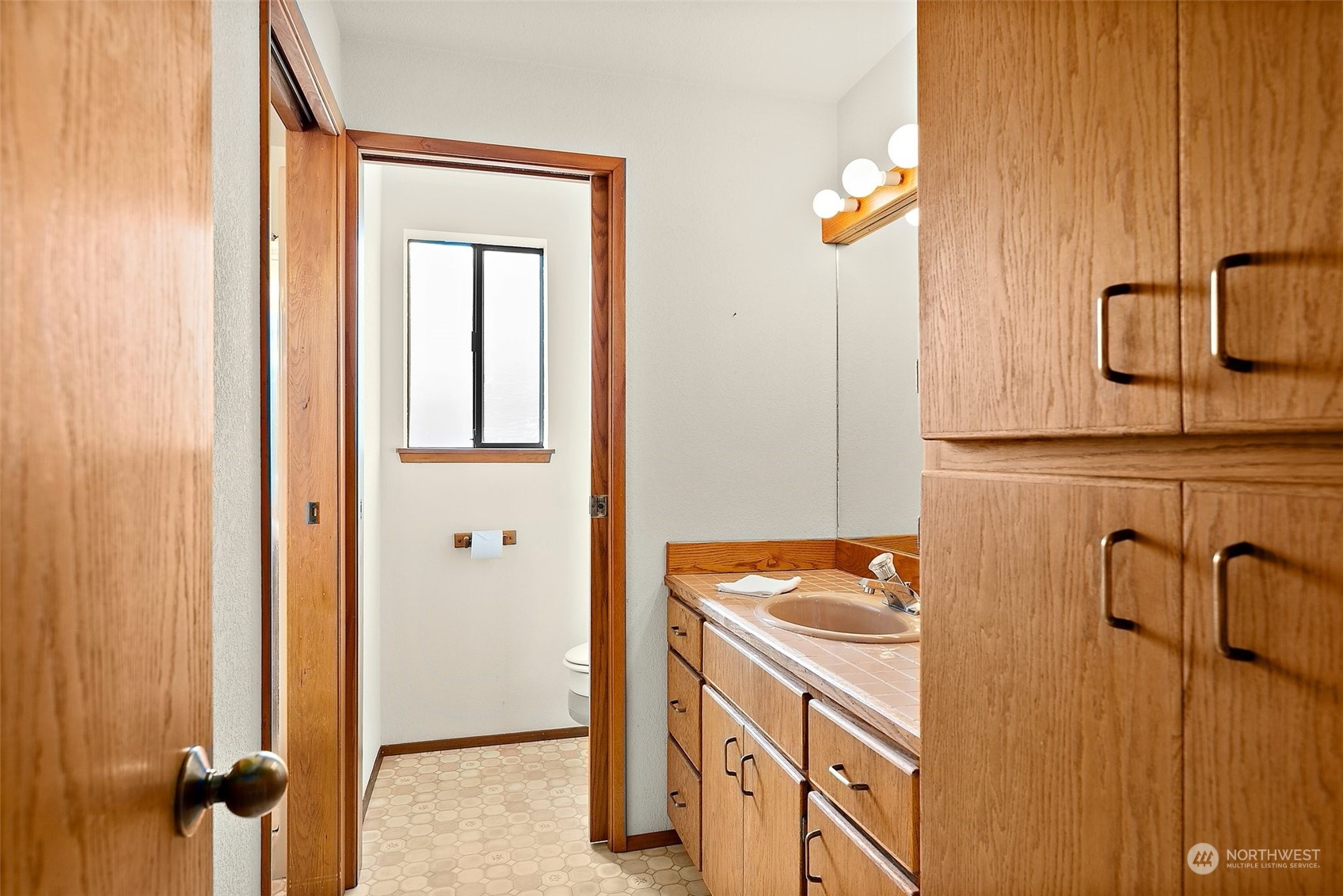 11411 Woodland Ave E Property Photo 16