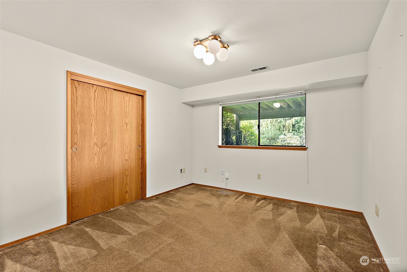 11411 Woodland Ave E Property Photo 22