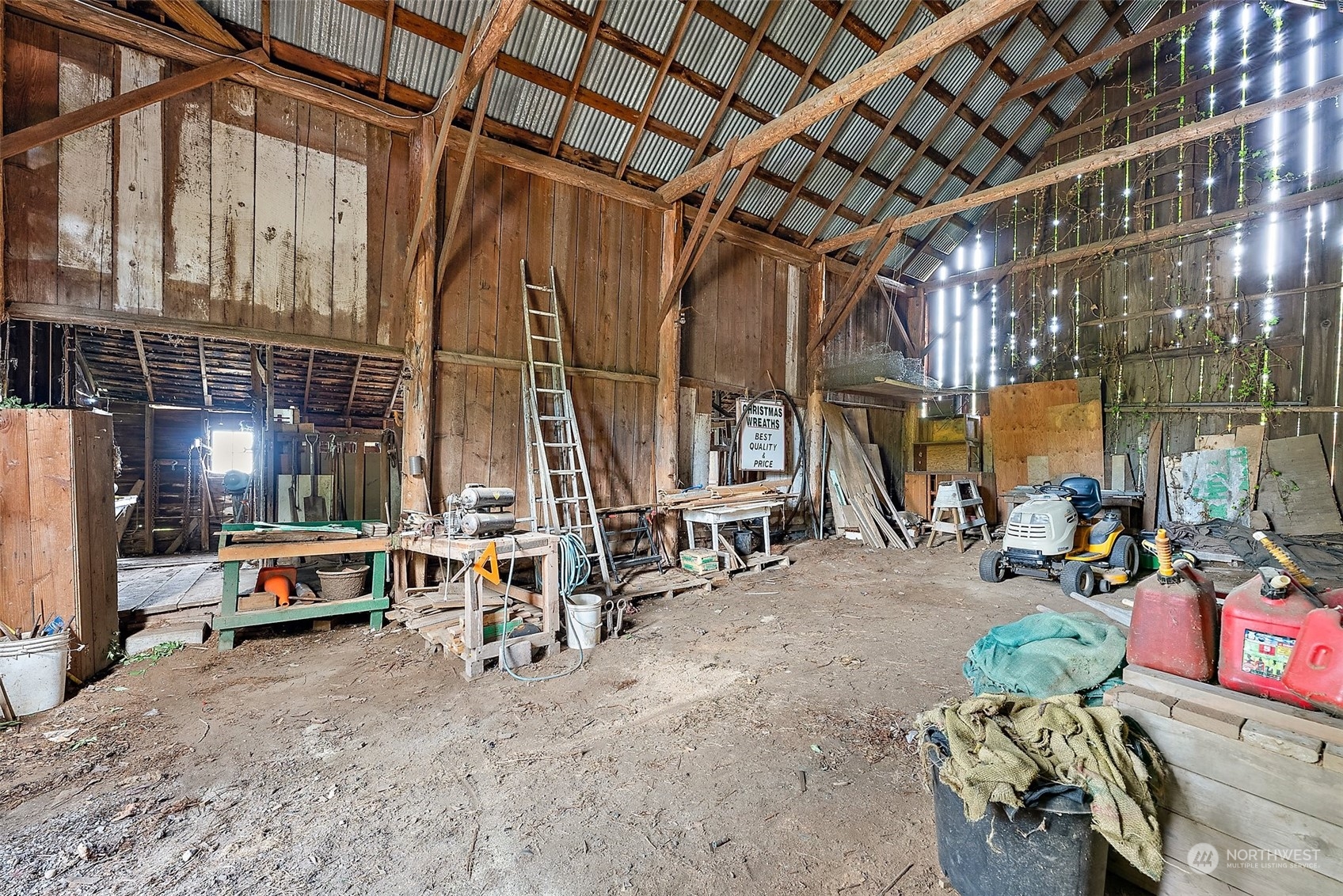 11411 Woodland Ave E Property Photo 32