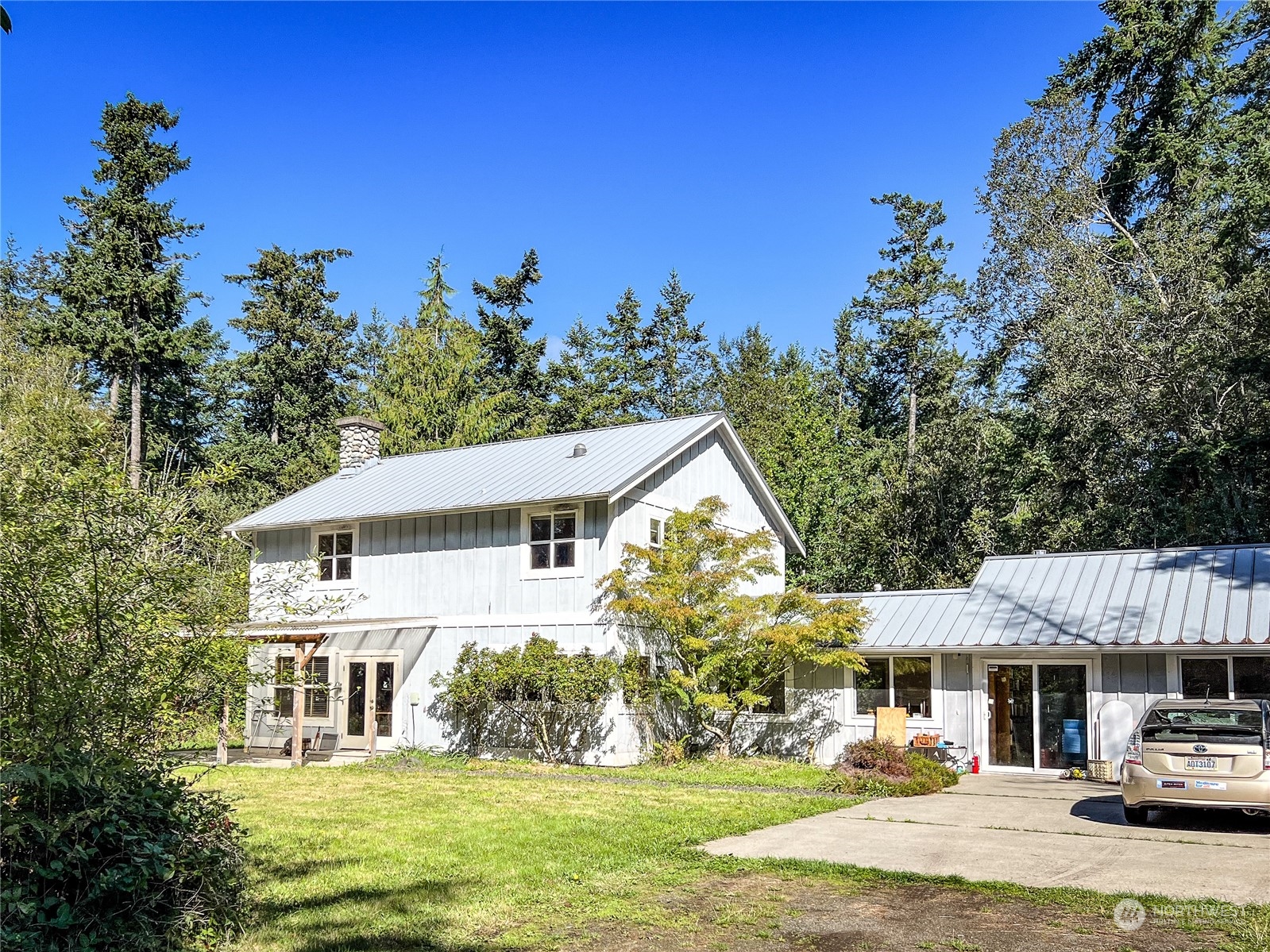 45 Robbins Road Property Photo