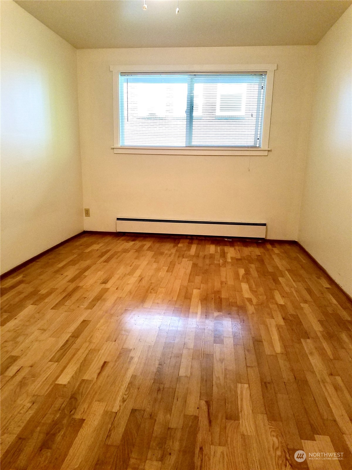 4411 Corliss Avenue Property Photo 10