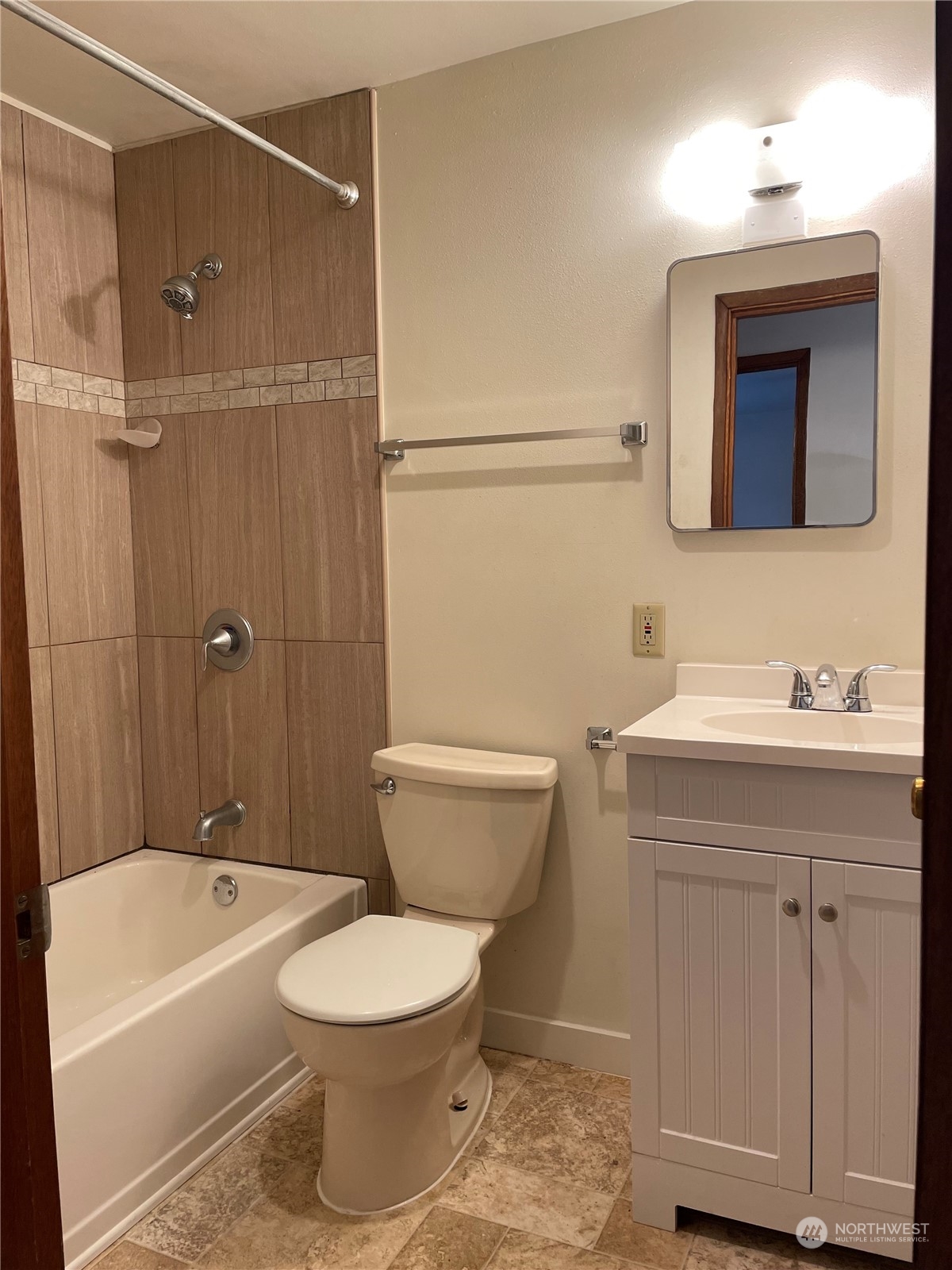 4411 Corliss Avenue Property Photo 17