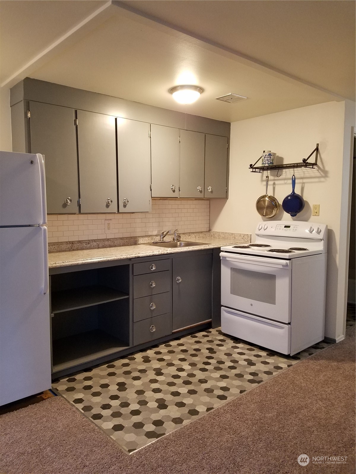 4411 Corliss Avenue Property Photo 21