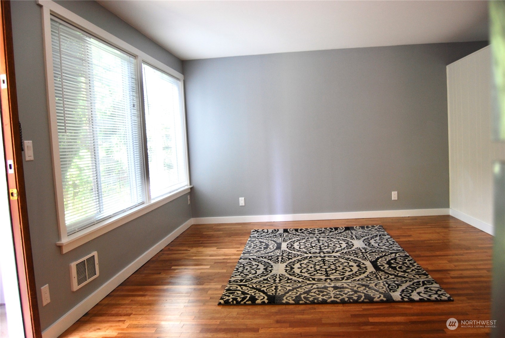 4411 Corliss Avenue Property Photo 23