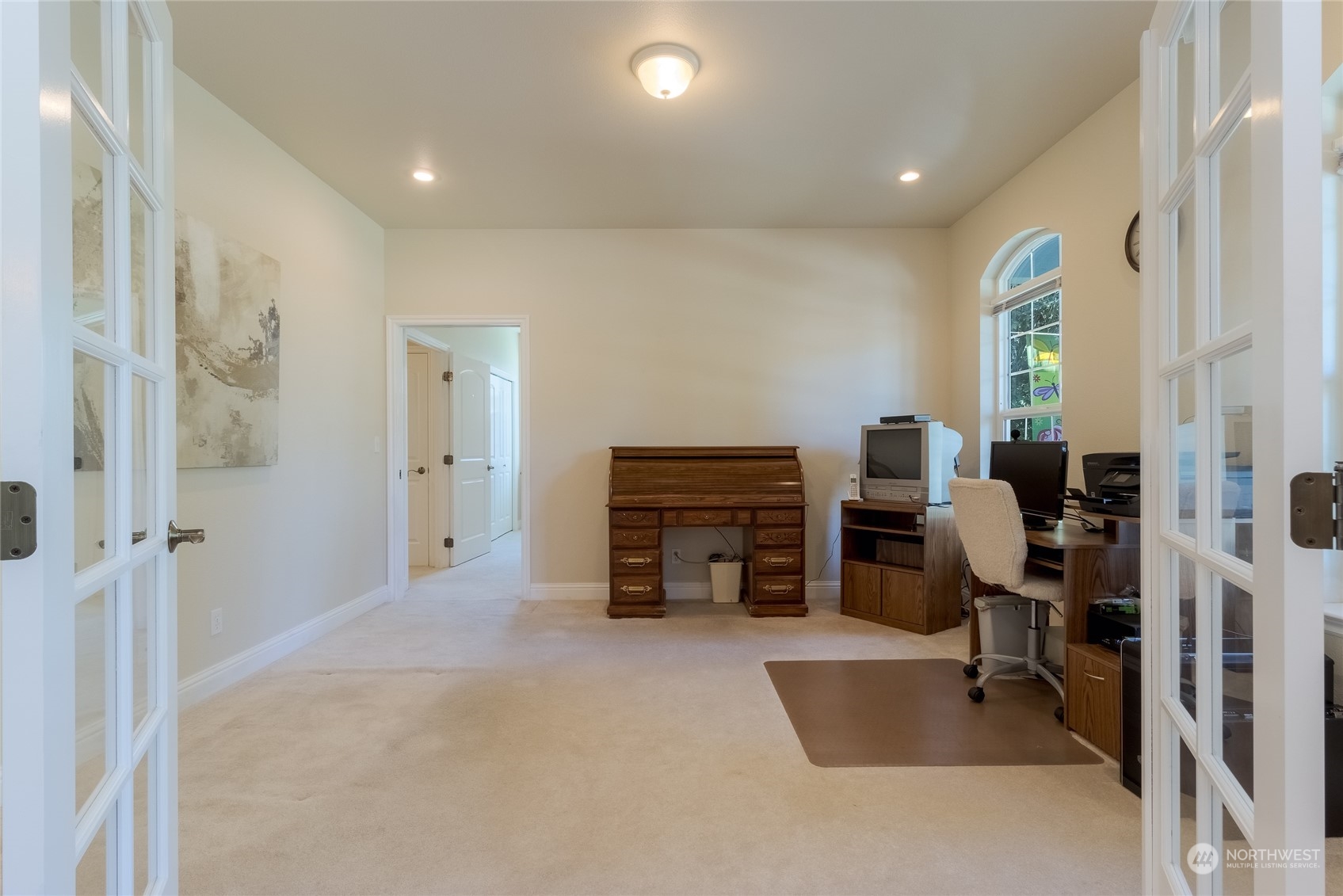 1658 Greenbriar Drive Property Photo 6