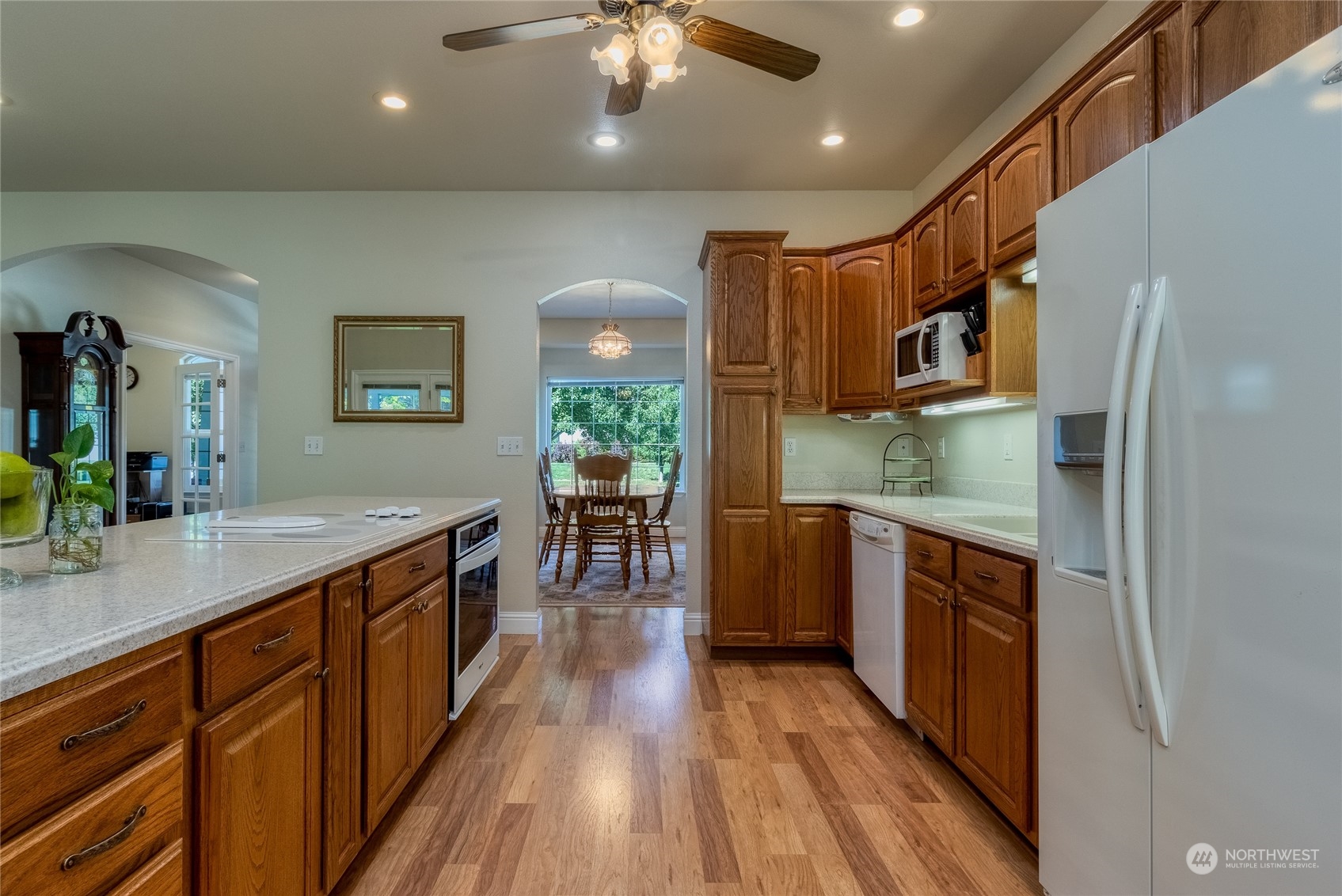 1658 Greenbriar Drive Property Photo 12