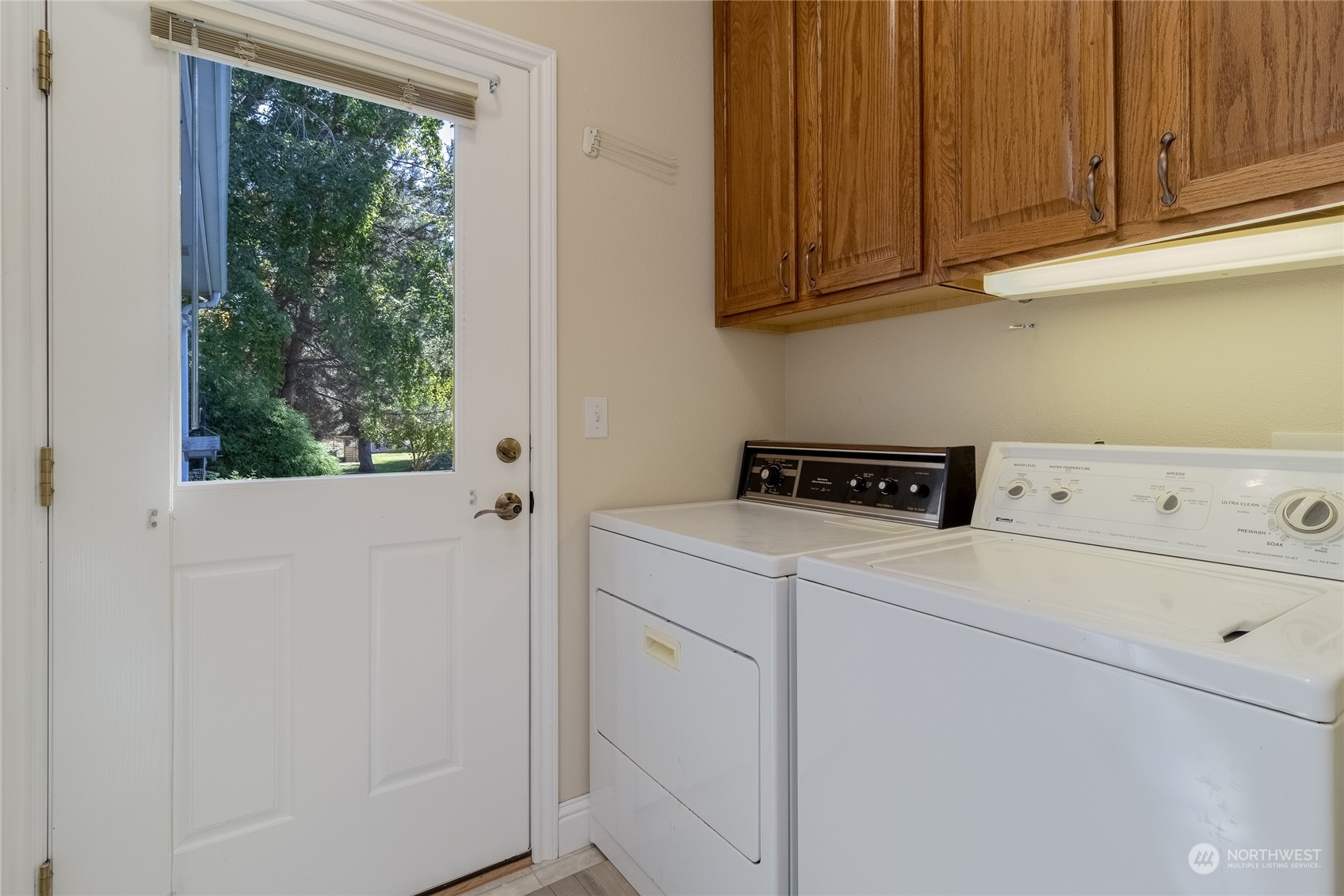 1658 Greenbriar Drive Property Photo 14