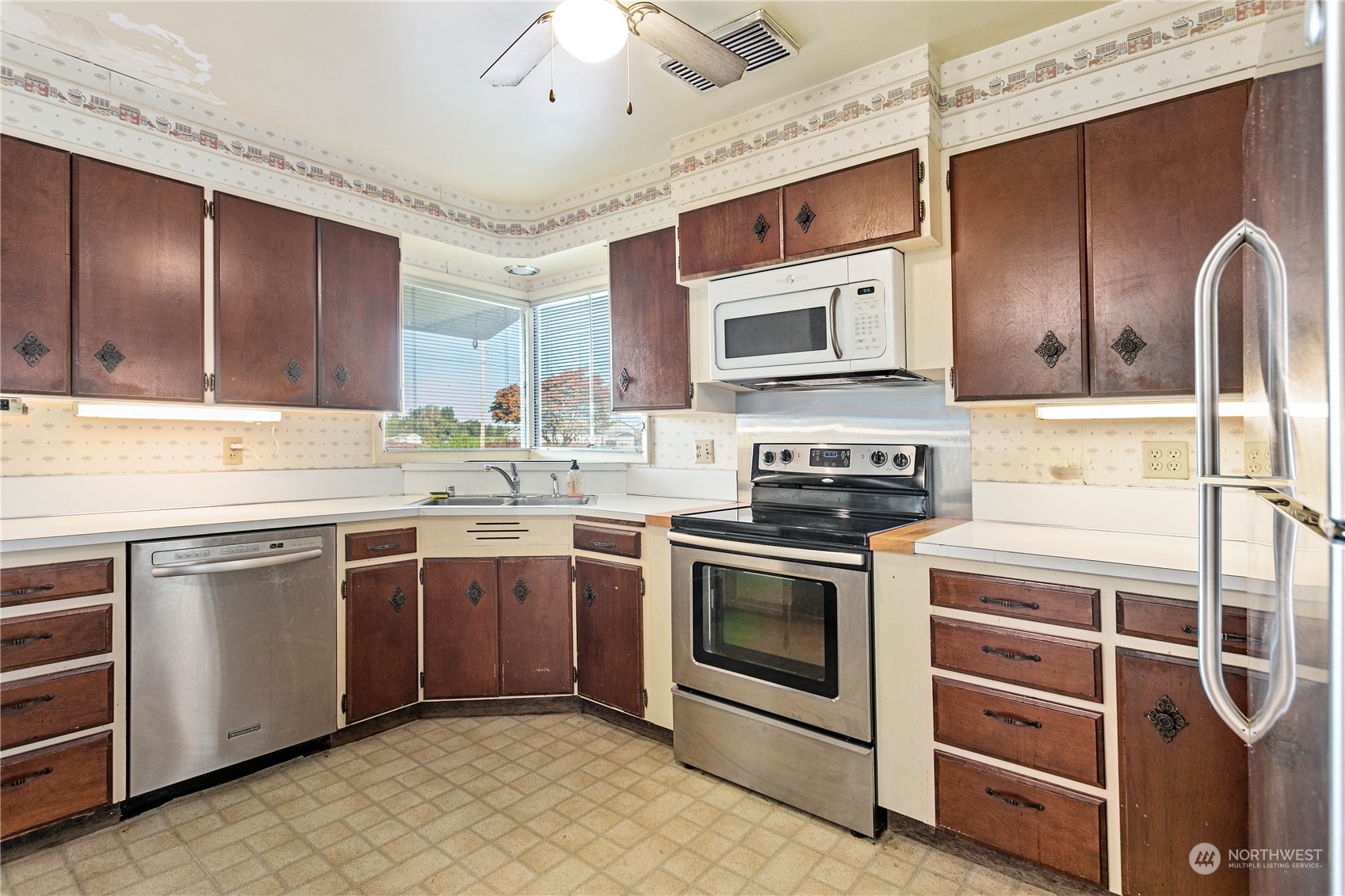 9604 Jackman Road Property Photo 14