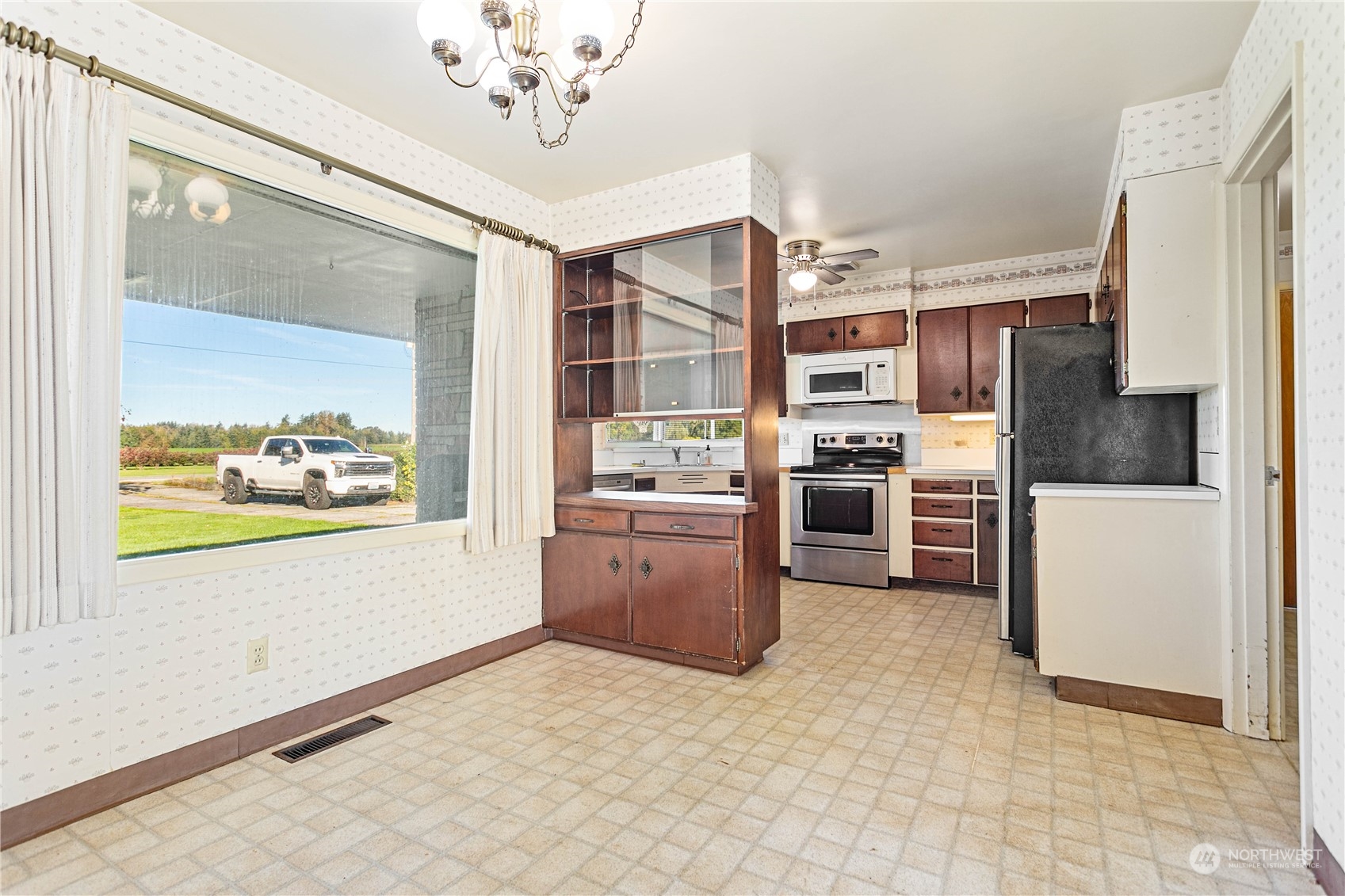 9604 Jackman Road Property Photo 16