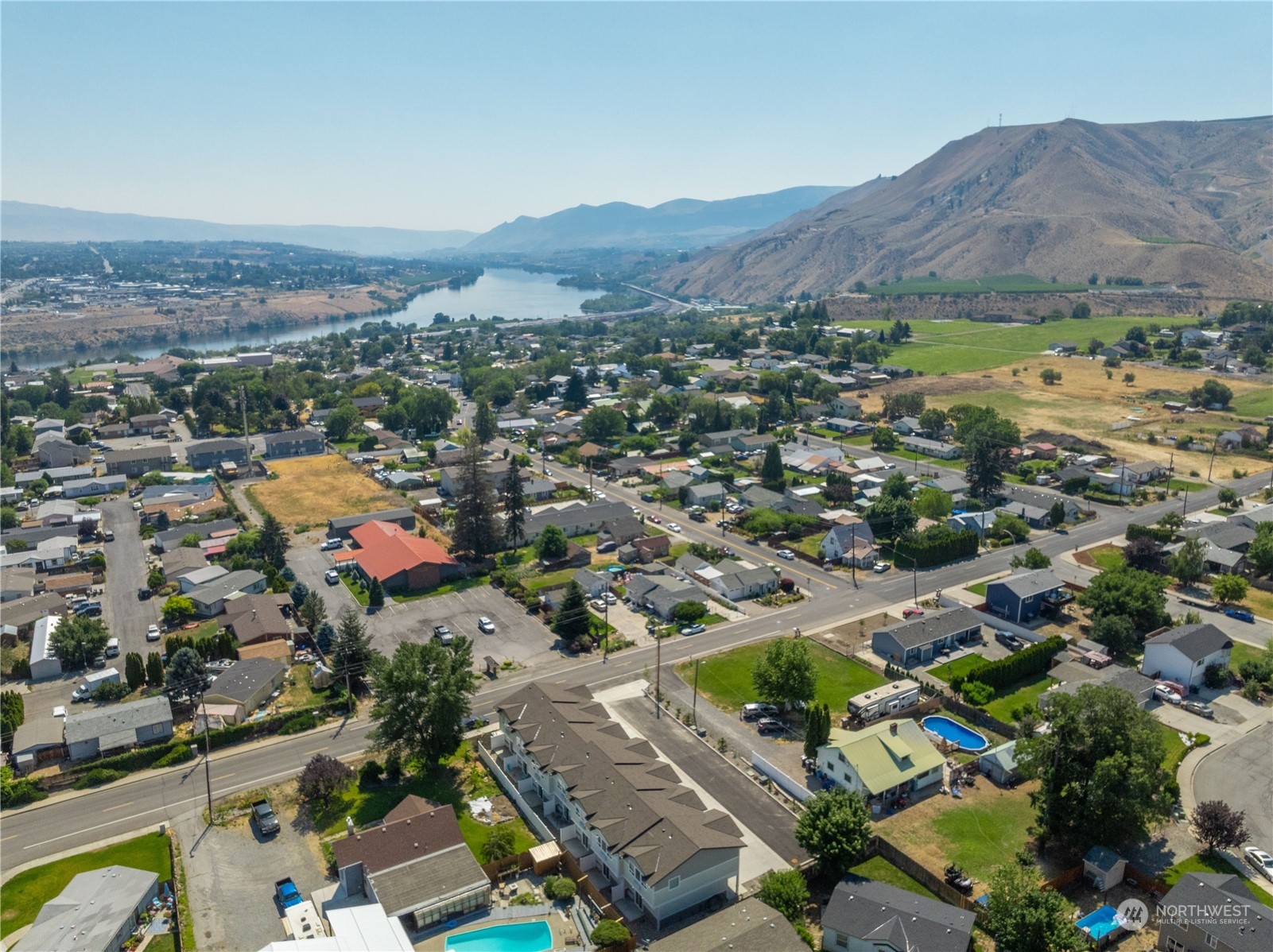 1680 S Methow Street Property Photo 8