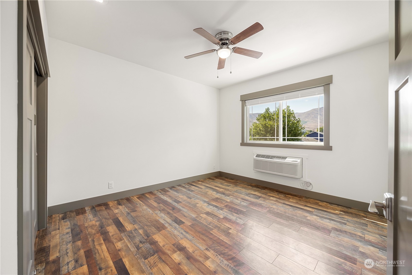 1680 S Methow Street Property Photo 26