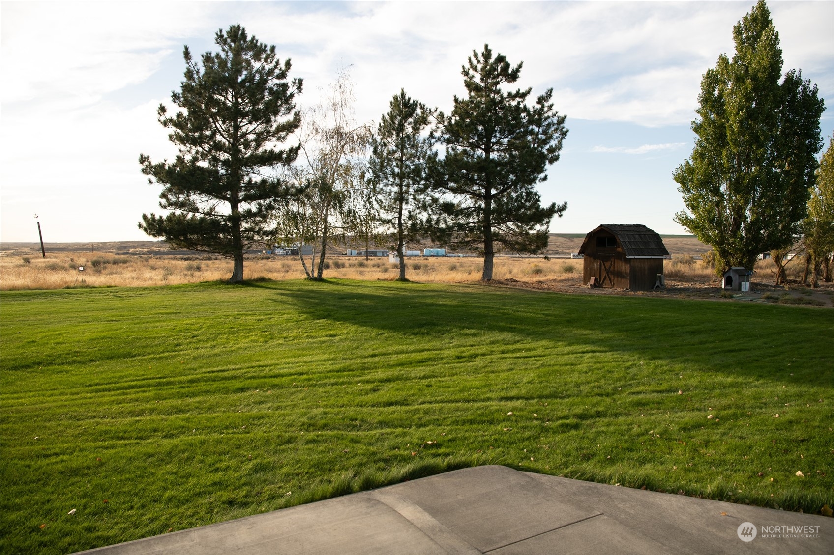 14114 Airway Drive Property Photo 9