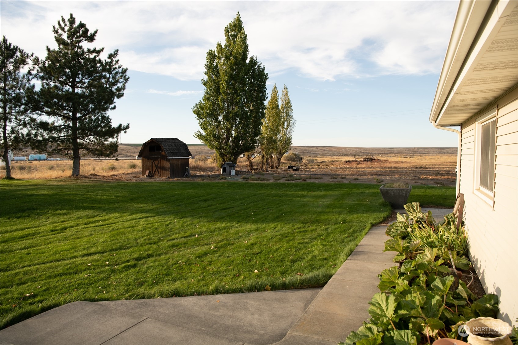 14114 Airway Drive Property Photo 10