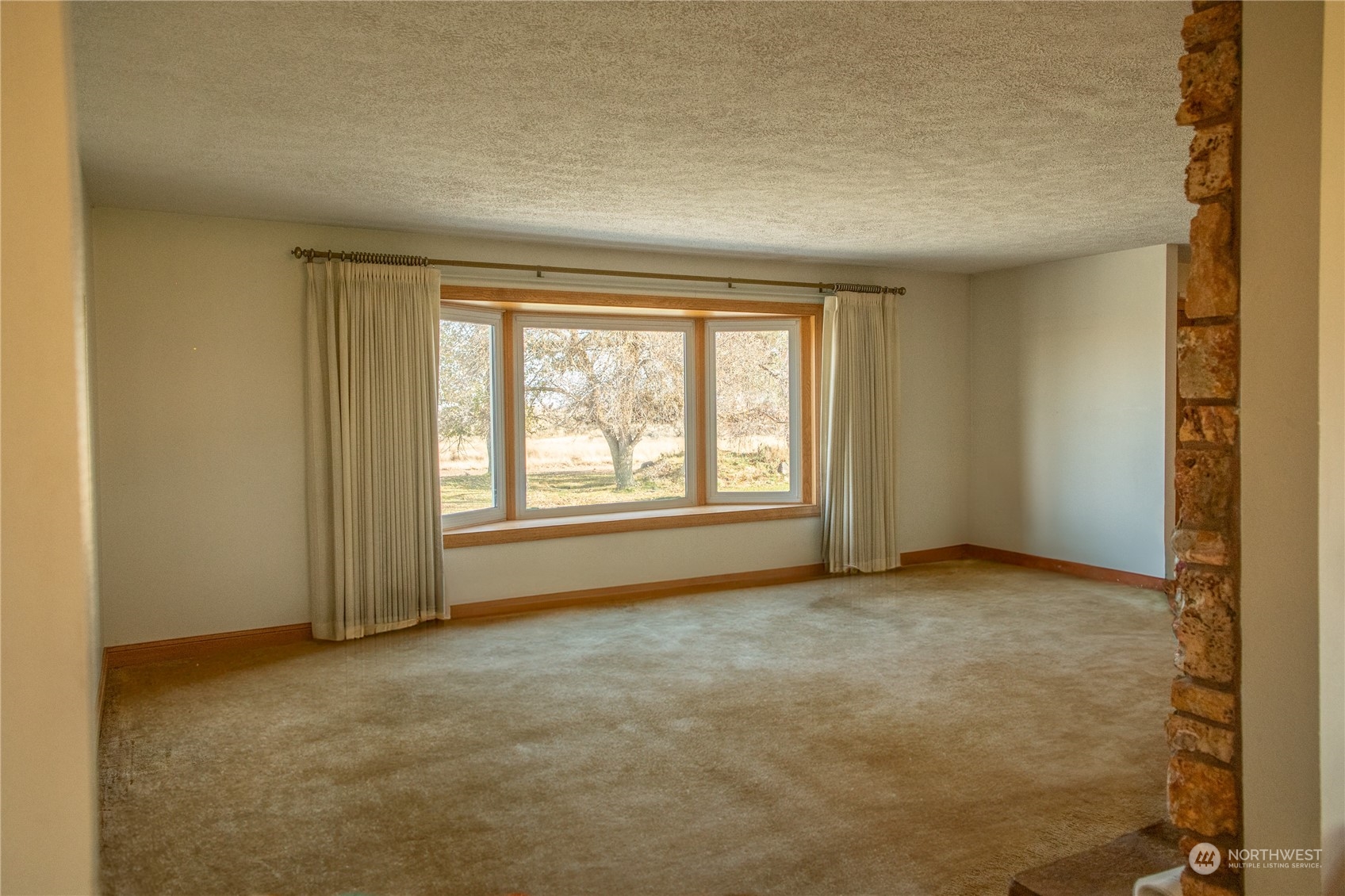 14114 Airway Drive Property Photo 15