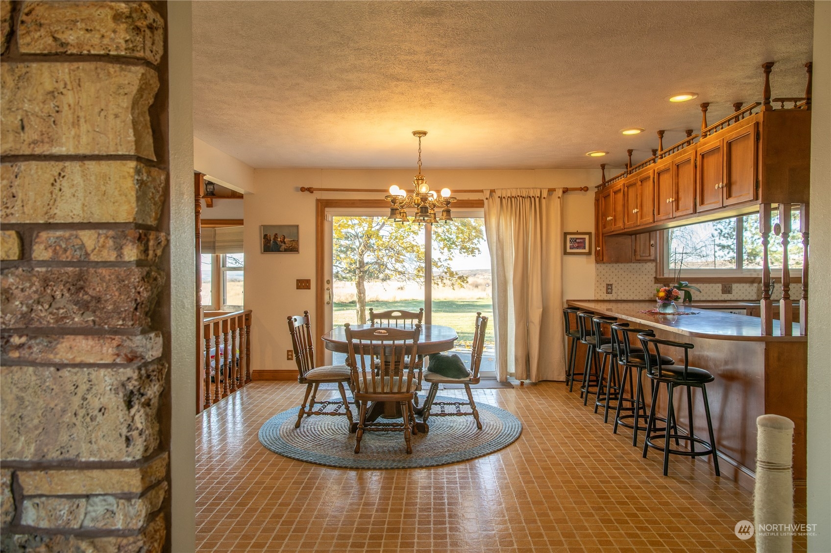 14114 Airway Drive Property Photo 17