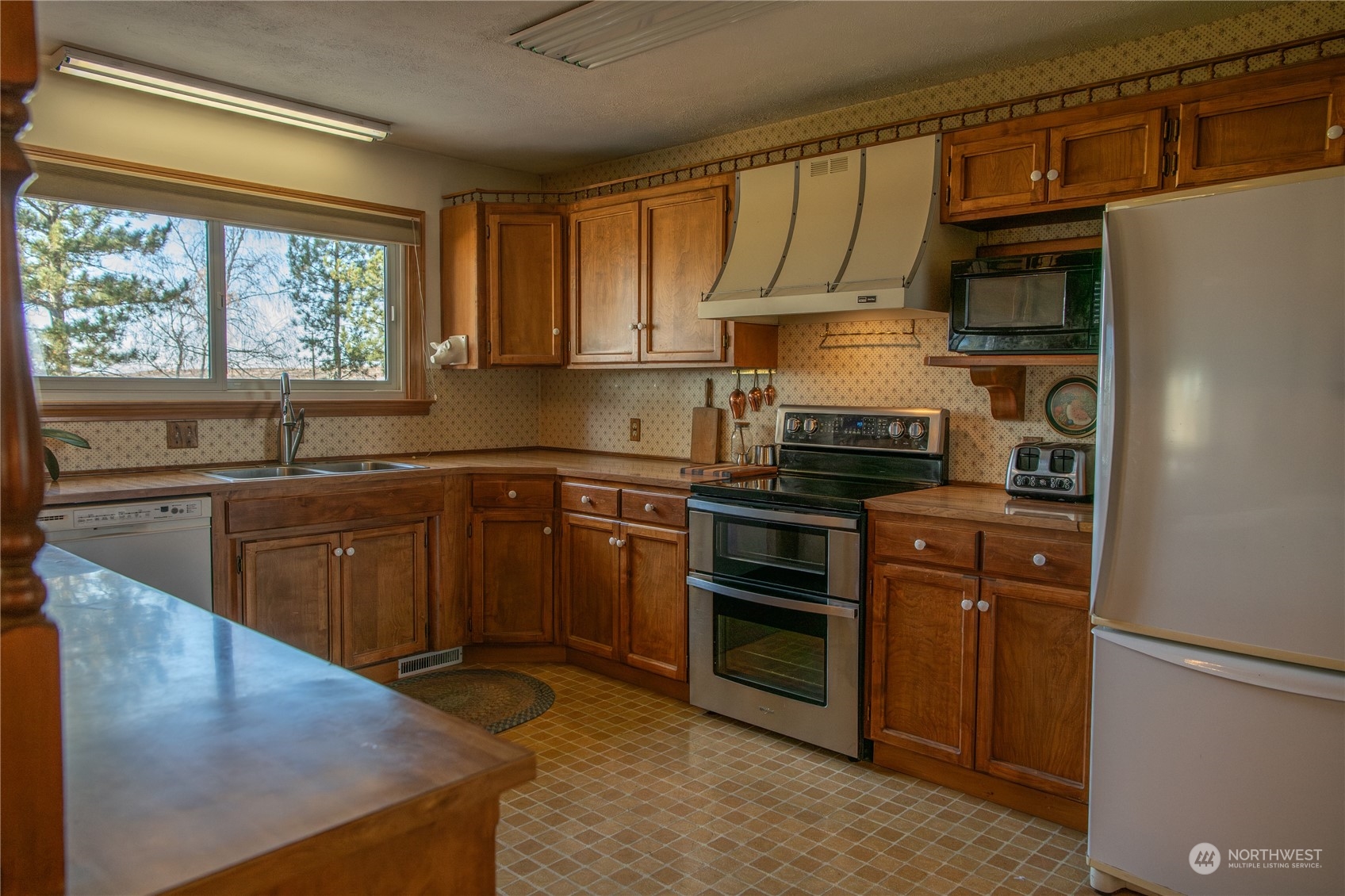 14114 Airway Drive Property Photo 18