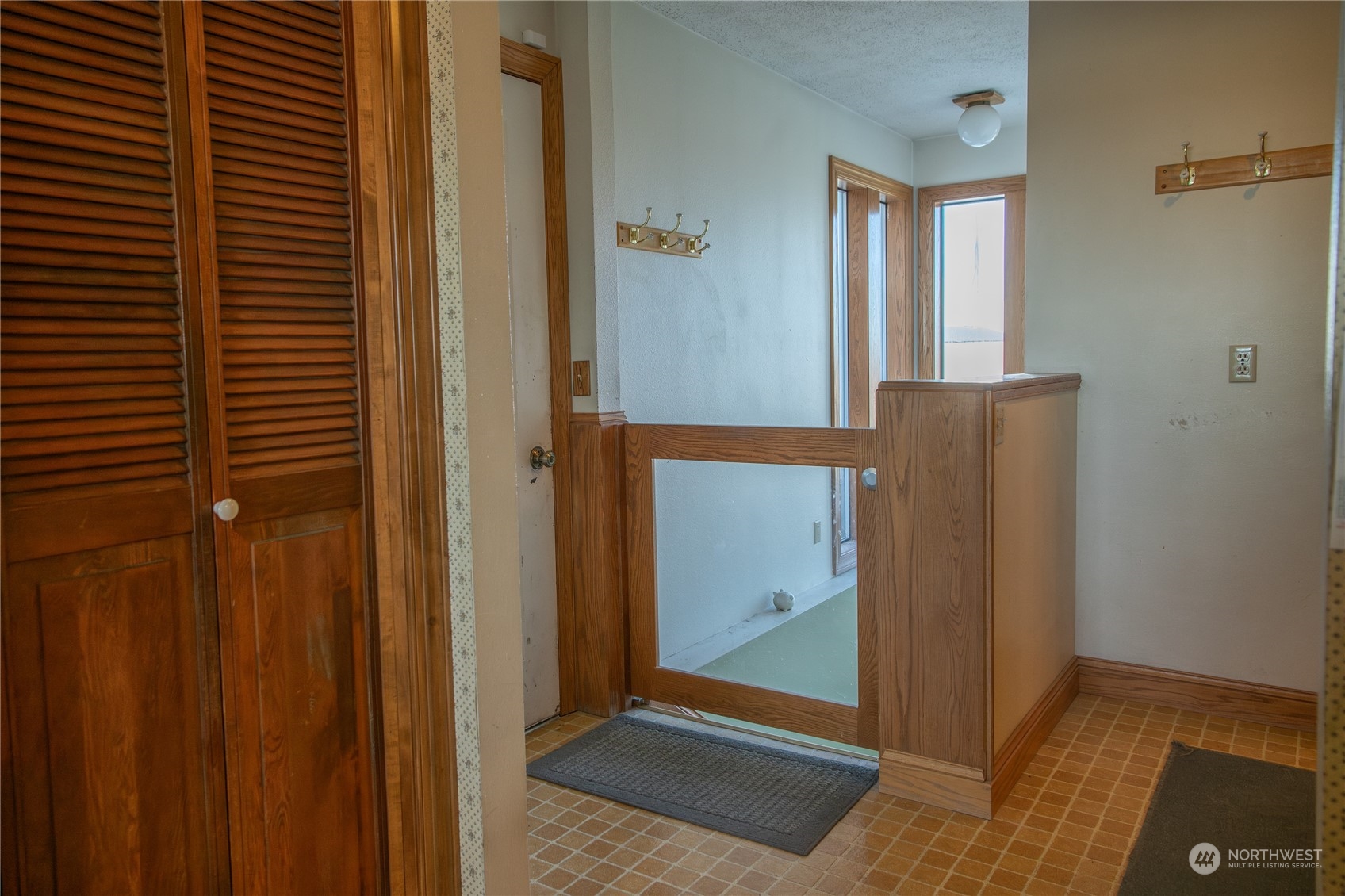 14114 Airway Drive Property Photo 26