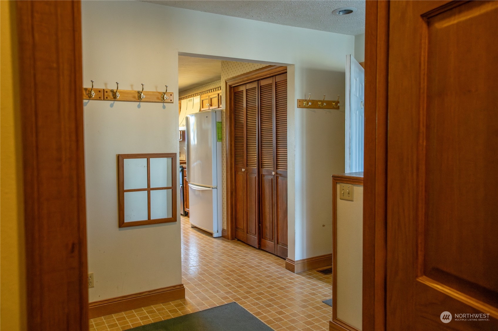 14114 Airway Drive Property Photo 27
