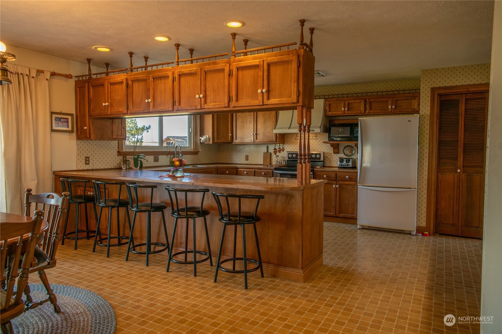 14114 Airway Drive Property Photo 28