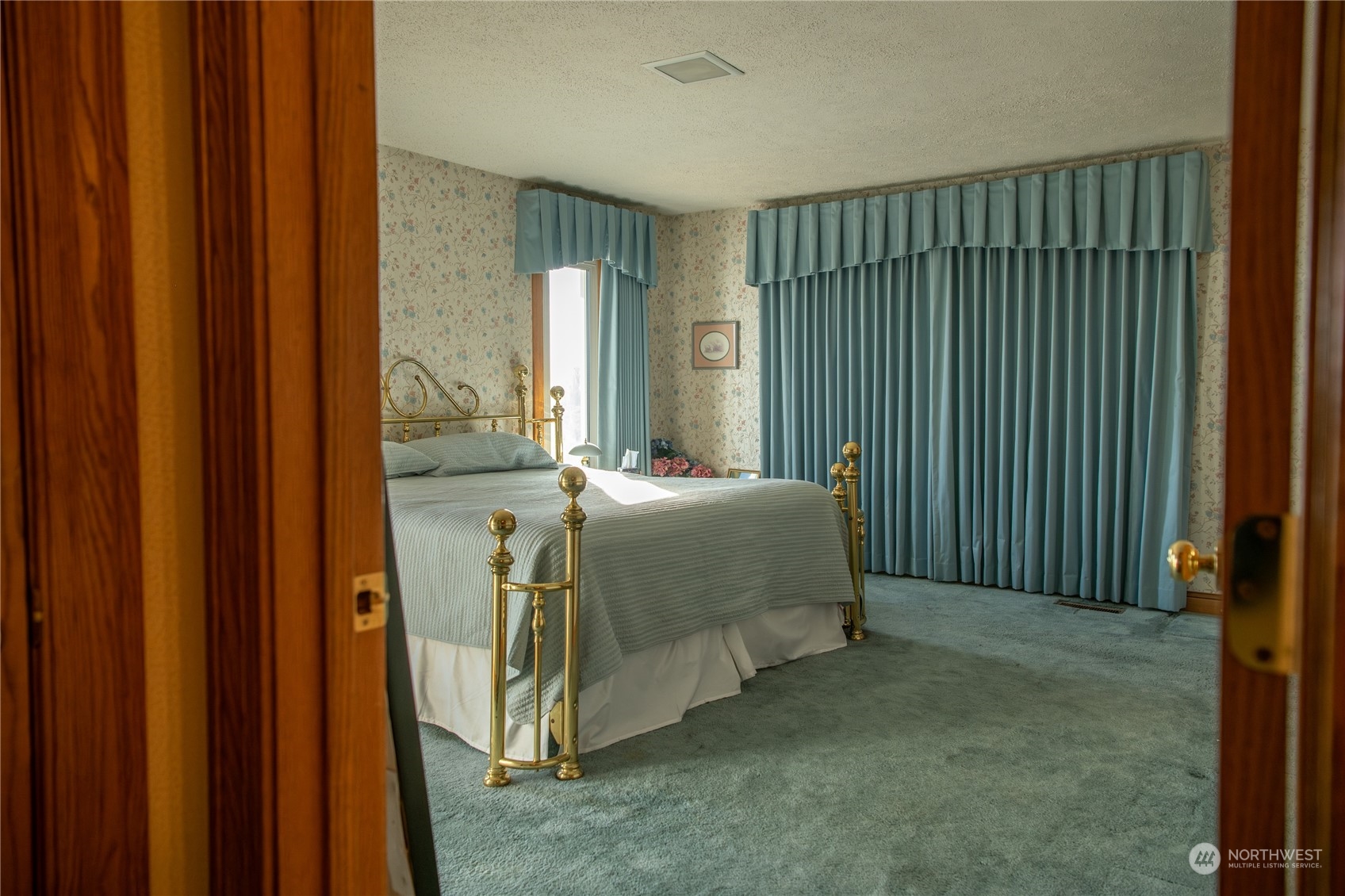 14114 Airway Drive Property Photo 37