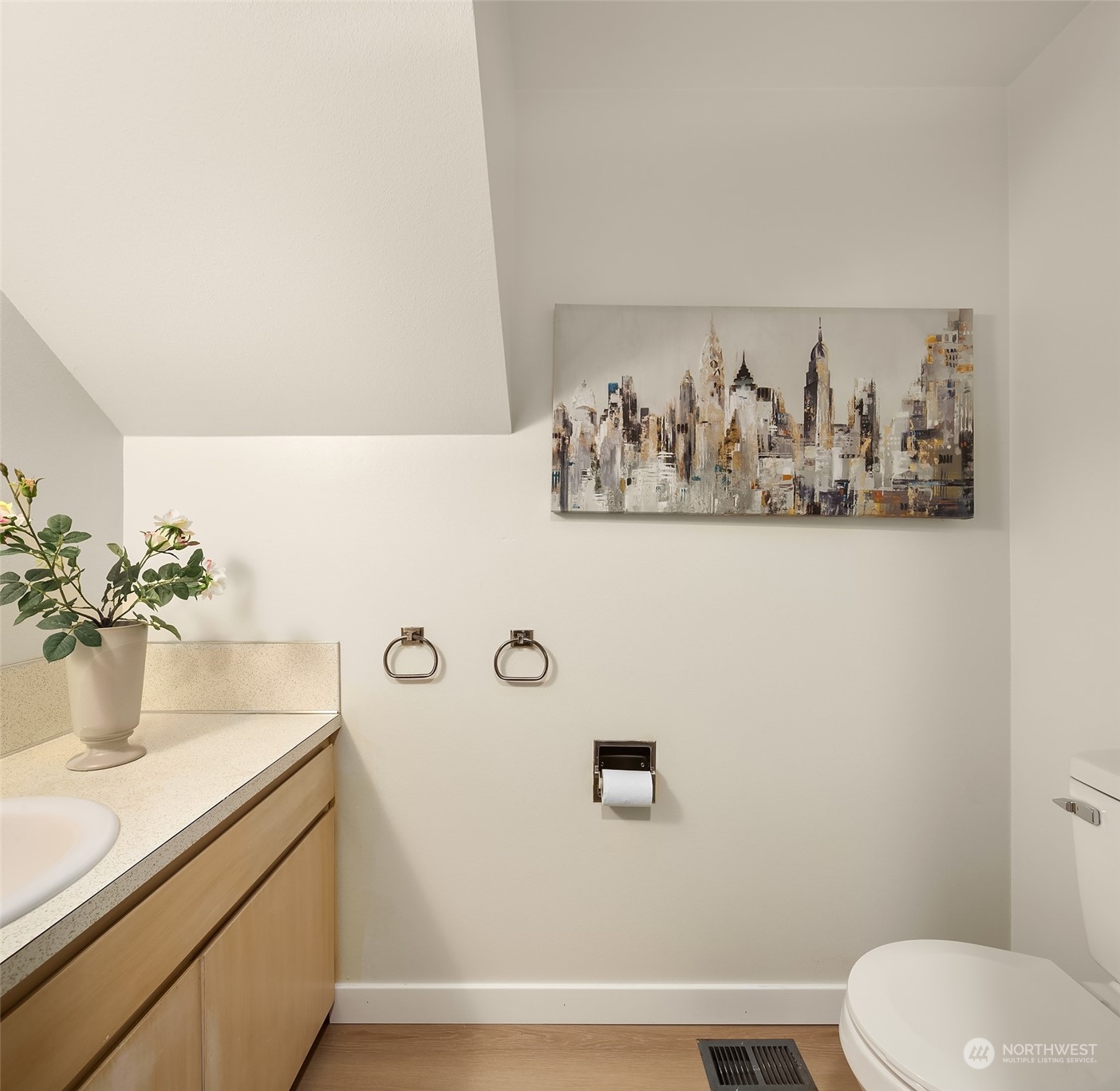 16017 Wallingford Avenue Property Photo 19