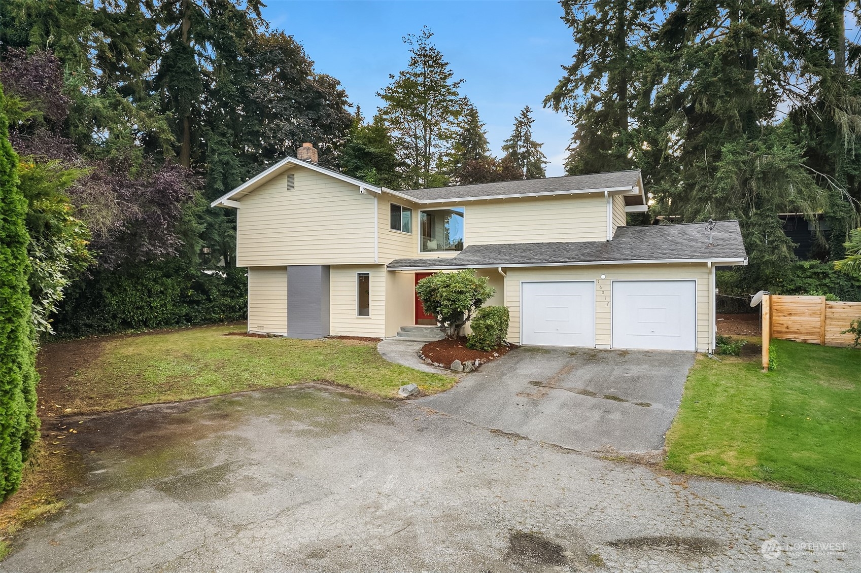 16017 Wallingford Avenue Property Photo 31