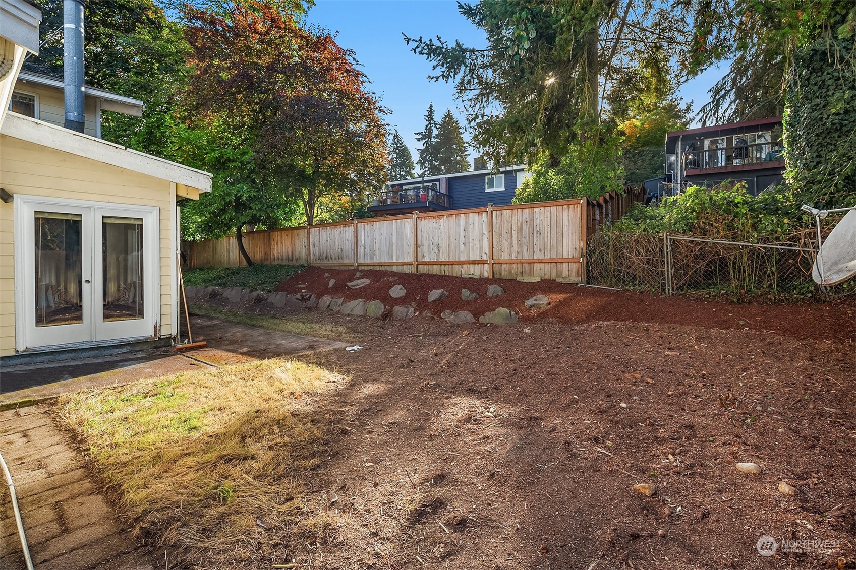 16017 Wallingford Avenue Property Photo 34