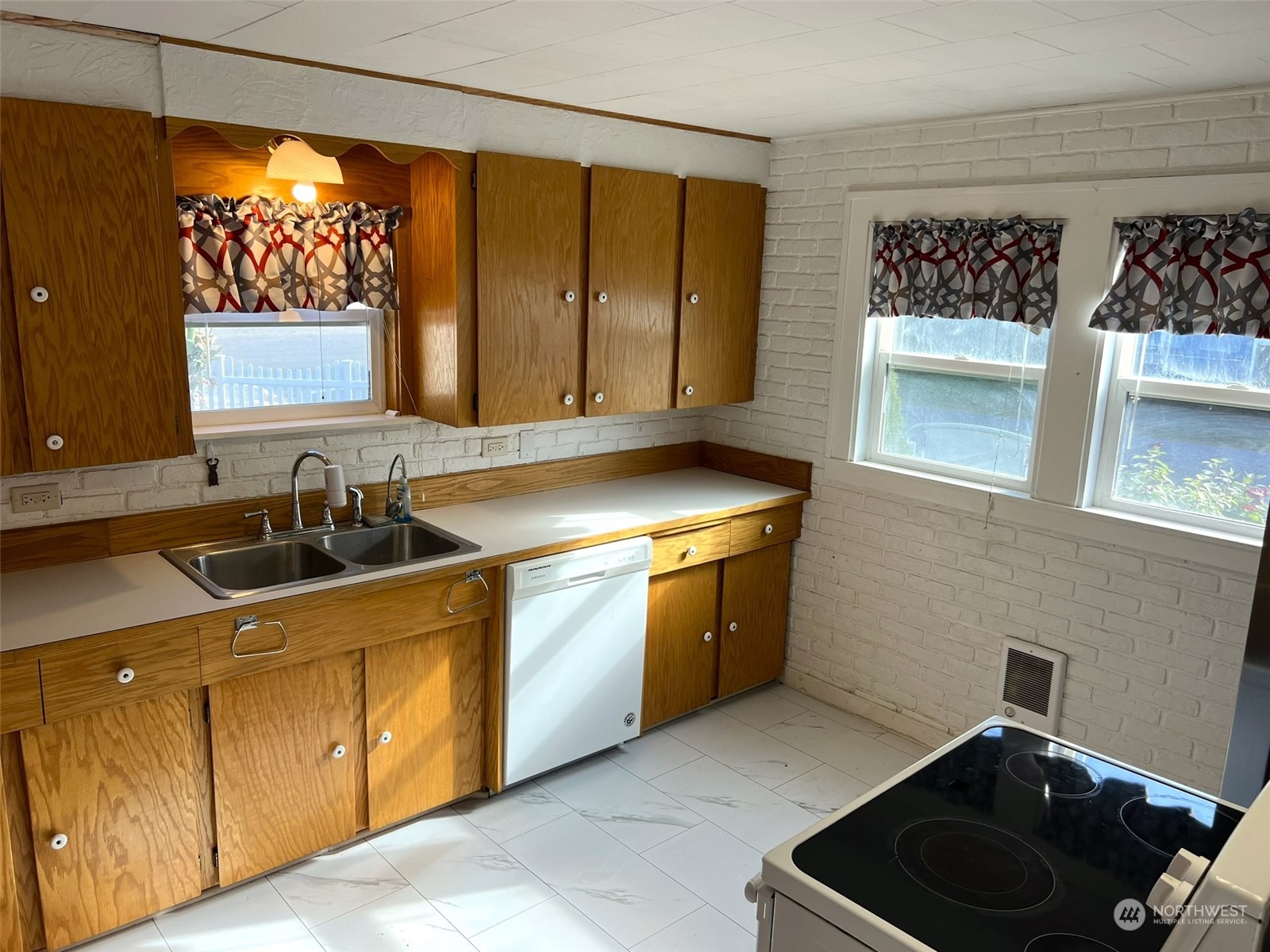 502 Central Avenue Property Photo 10