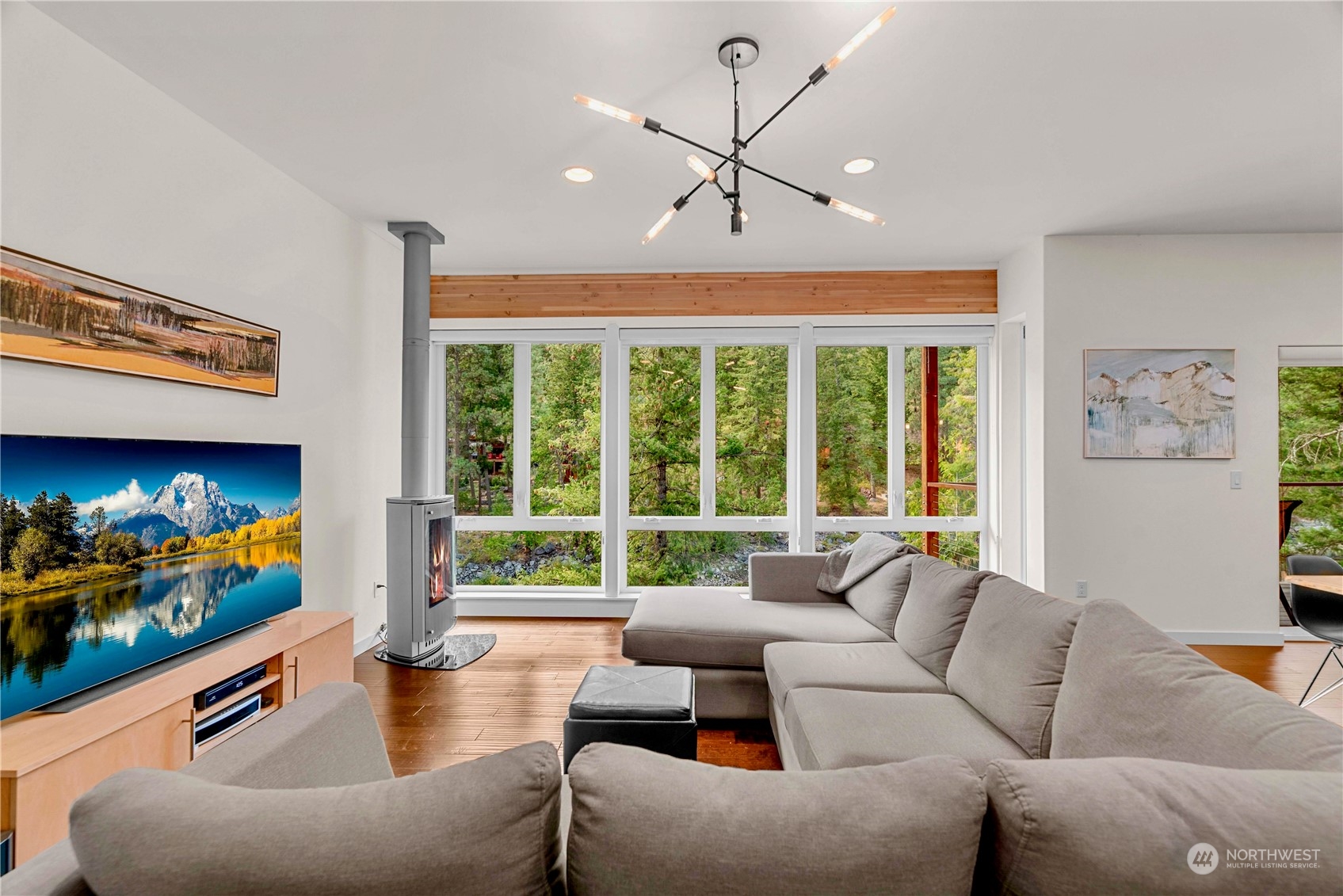 8970 Icicle Road Property Photo 10