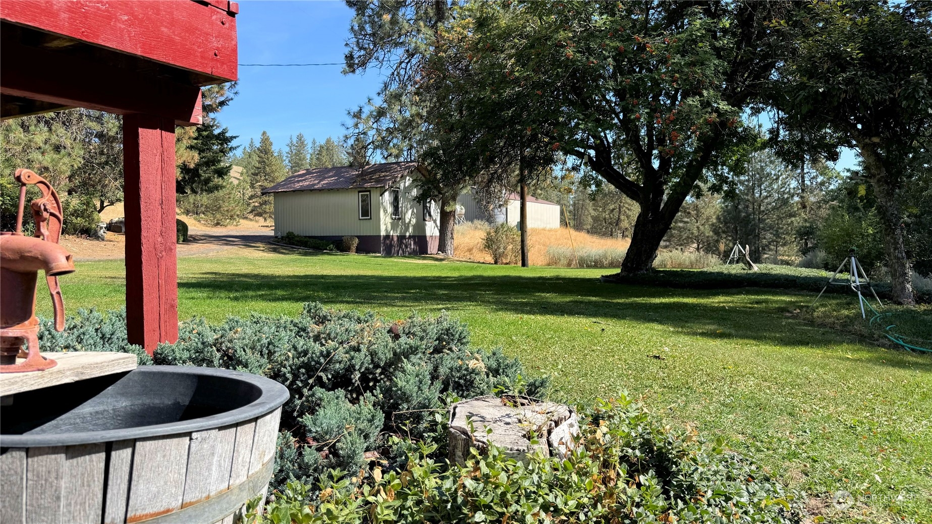 25546 Miles/creston Road Property Photo 9