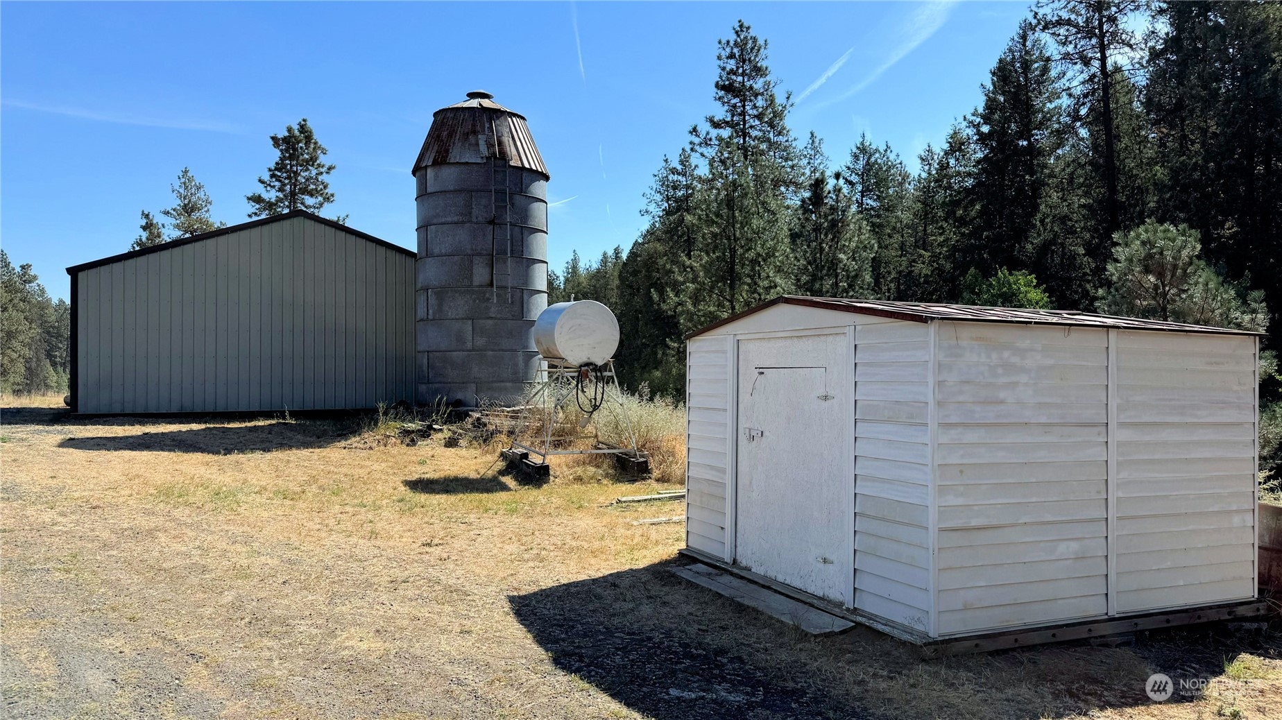 25546 Miles/creston Road Property Photo 13