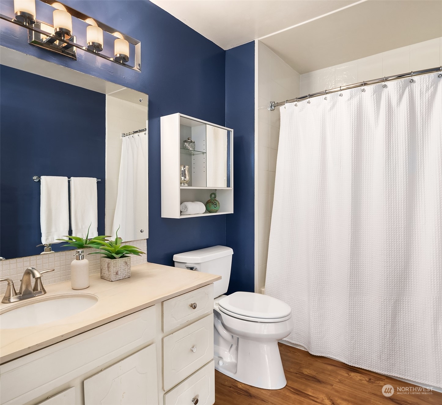 515 Lake Street 205 Property Photo 8