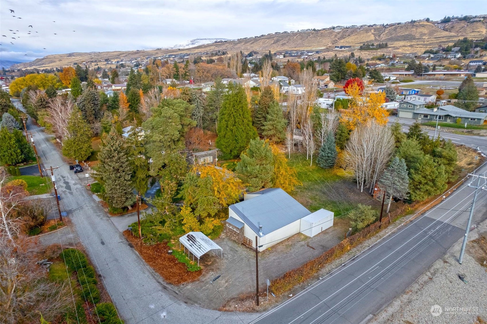 2301 & 2303 Nw Alan Avenue Property Photo 1