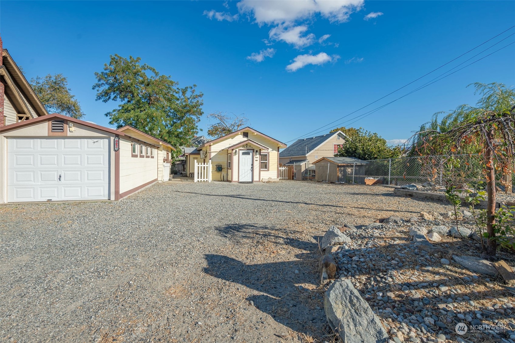 343 Malaga Avenue Property Photo 2