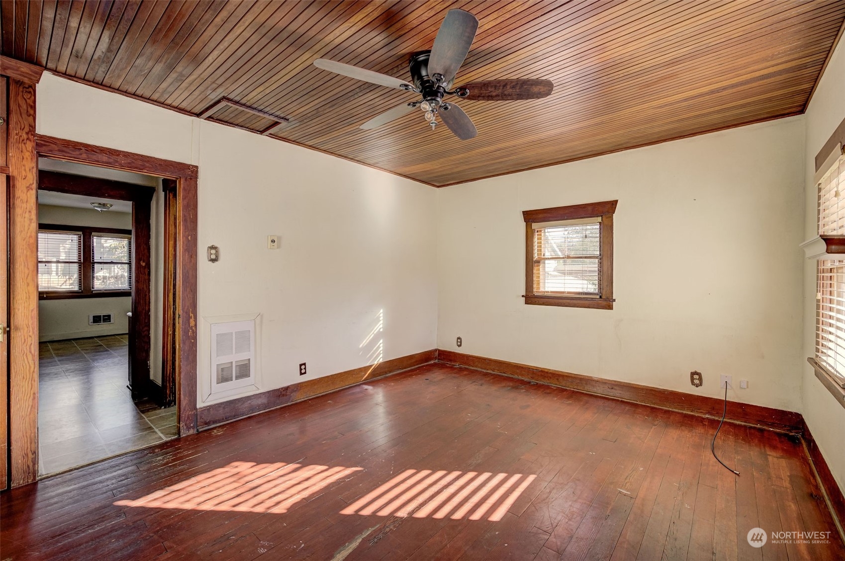 343 Malaga Avenue Property Photo 4
