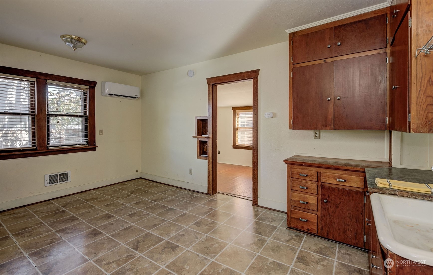 343 Malaga Avenue Property Photo 10