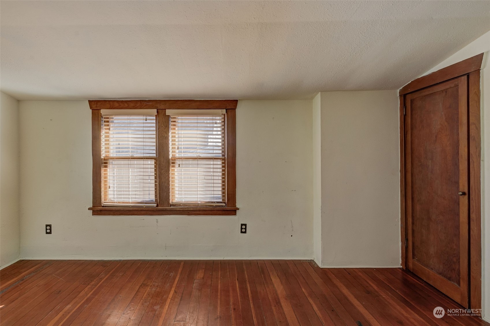 343 Malaga Avenue Property Photo 11