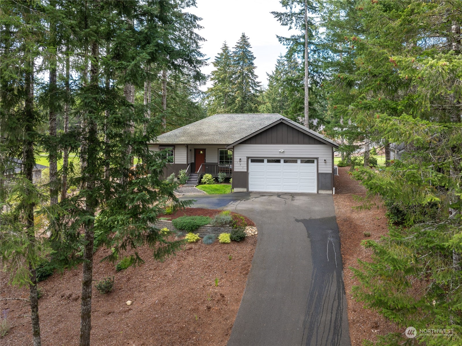 171 E Susan Lane Property Photo 3